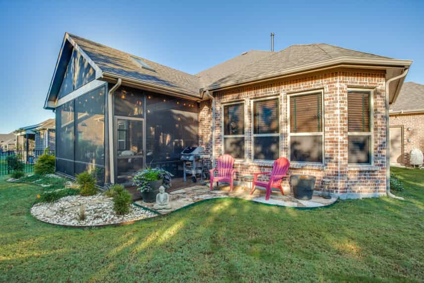 exterior view of screened patio