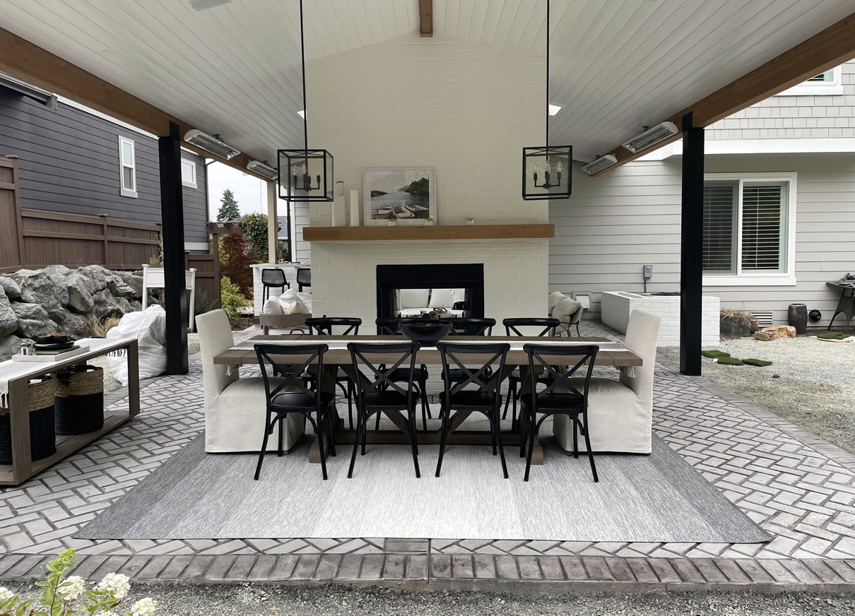 custom outdoor kitchen