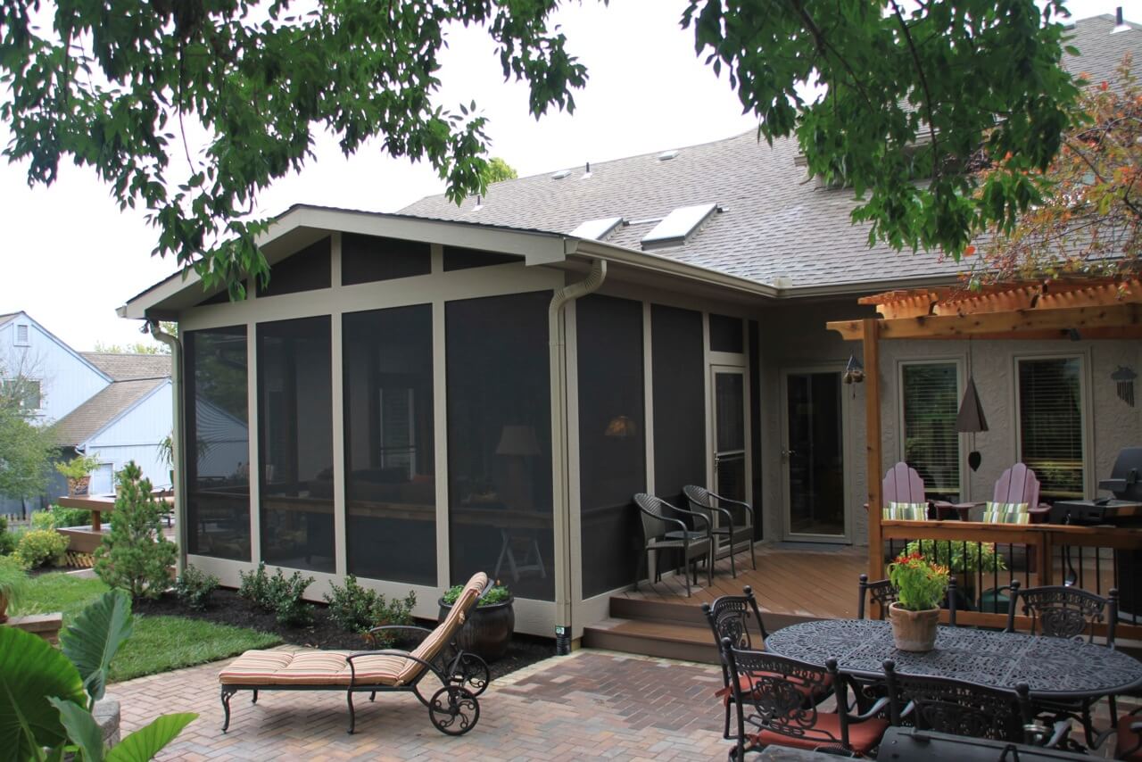 Custom screen porch deck