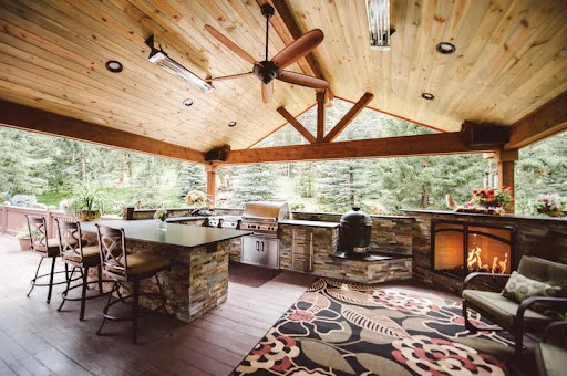 outdoor kitchen area