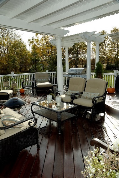 Custom deck and pergola