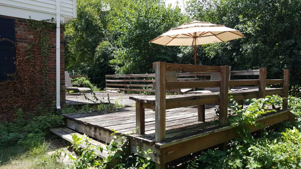 Prior-location-of-bench-seating-on-old-deck