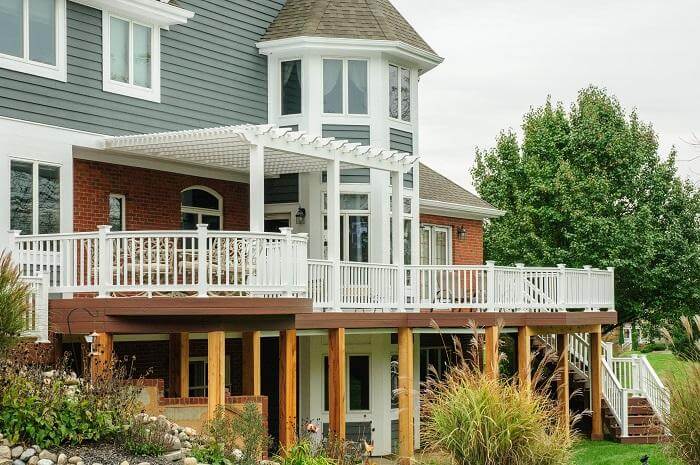 Multi-level deck