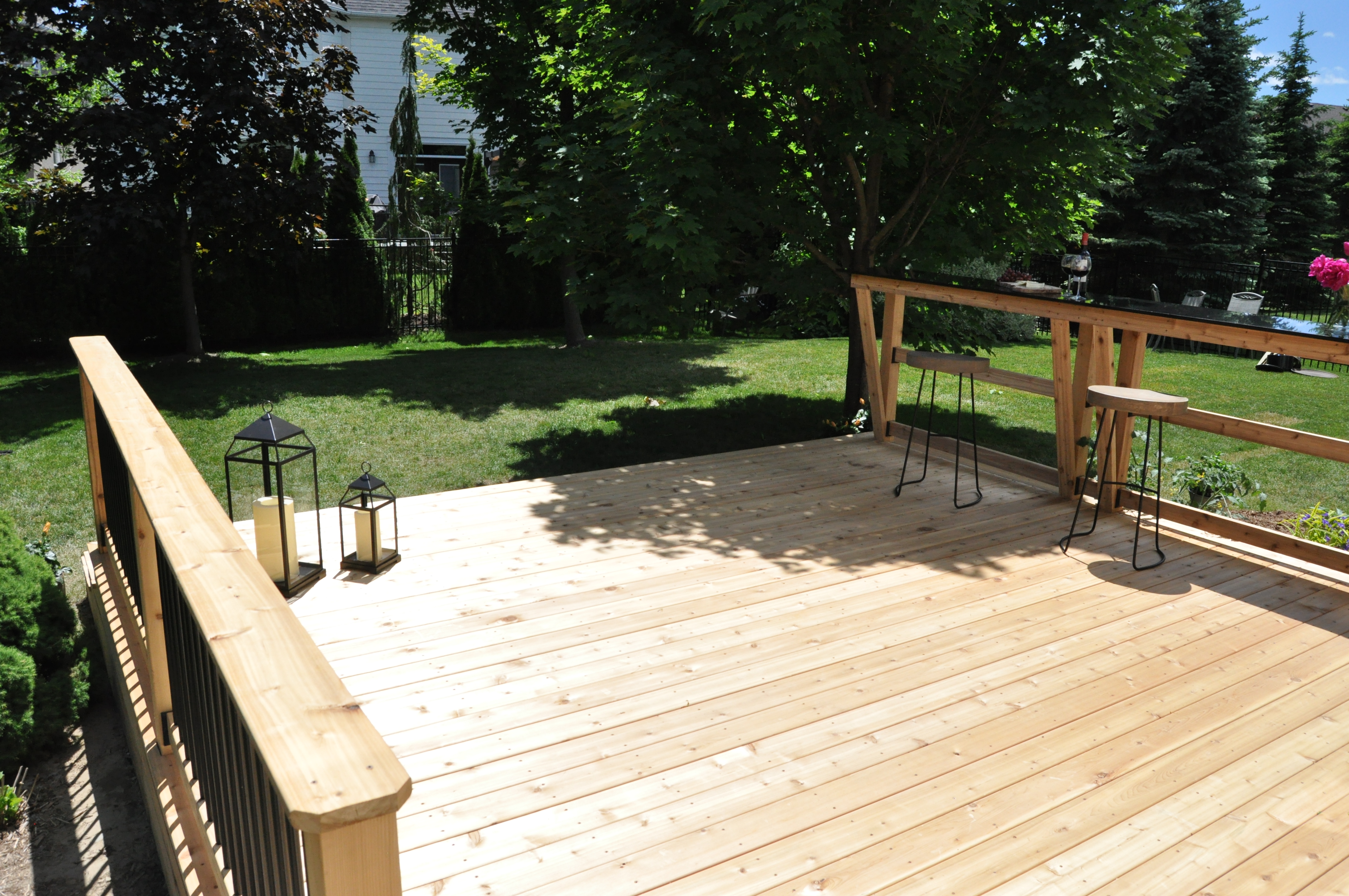 Beautiful cedar deck in Mississuaga.