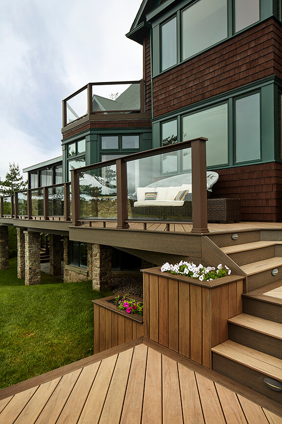 Custom contemporary deck