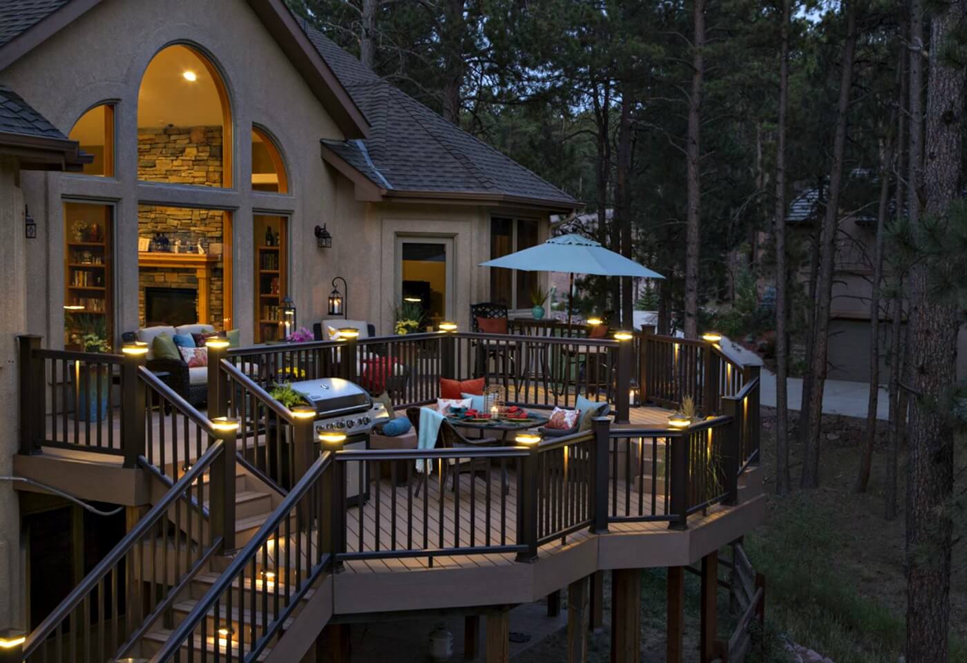 Custom outdoor lightning