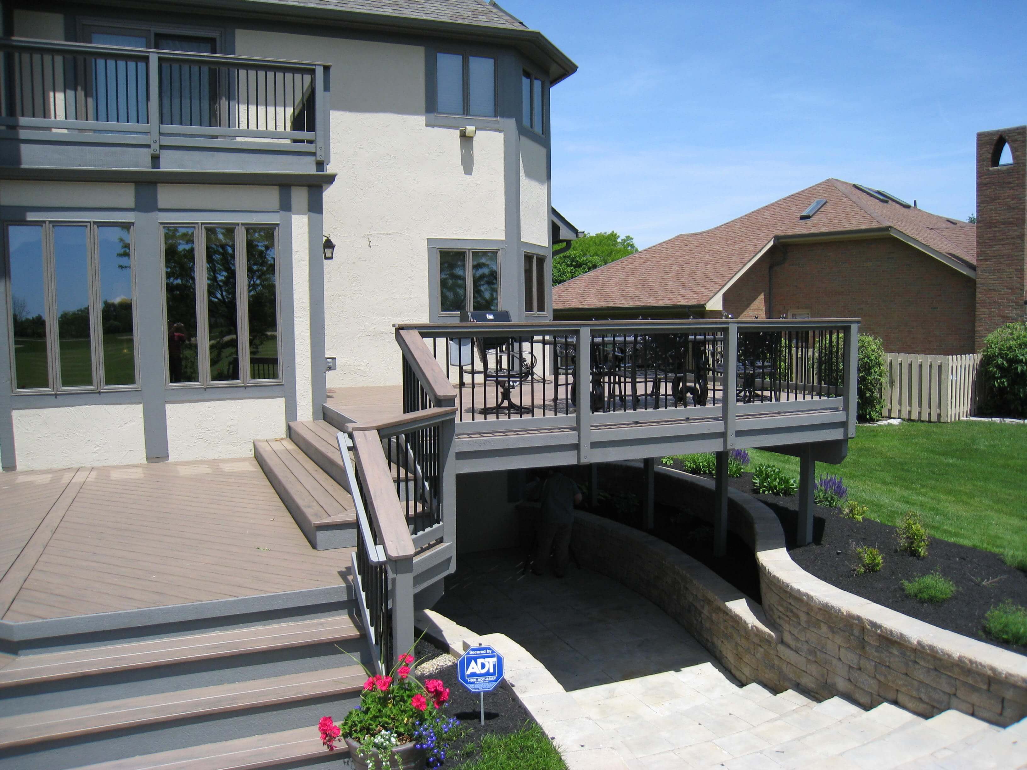 Custom walnut black alluminum pickets