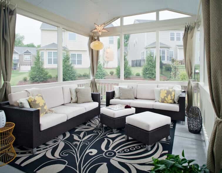 Screened in enclosure with furniture