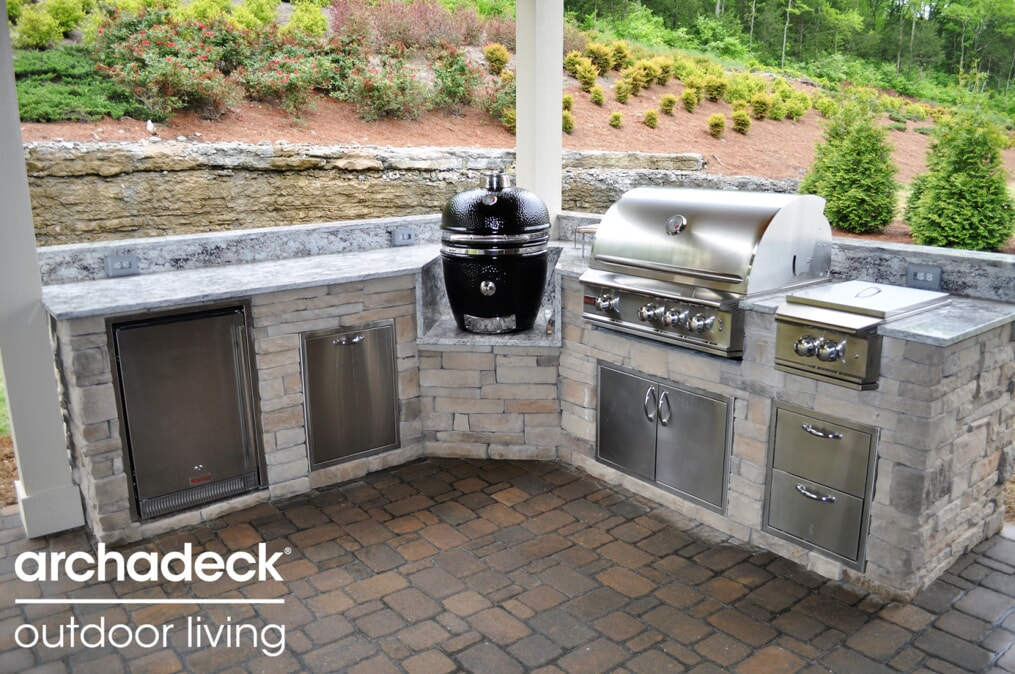 custom outdoor kitchen
