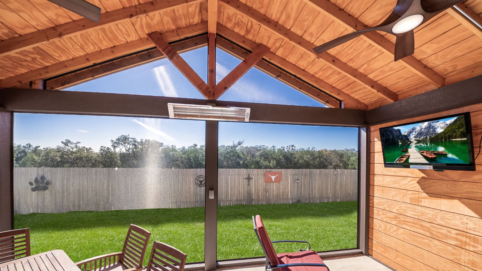 Can mosquitoes get inside a screened porch?