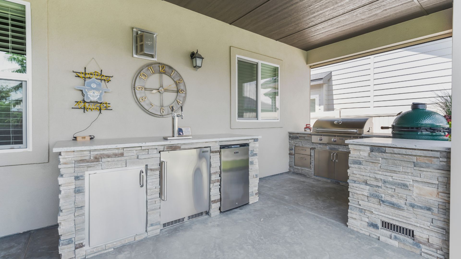 custom outdoor kitchen designs