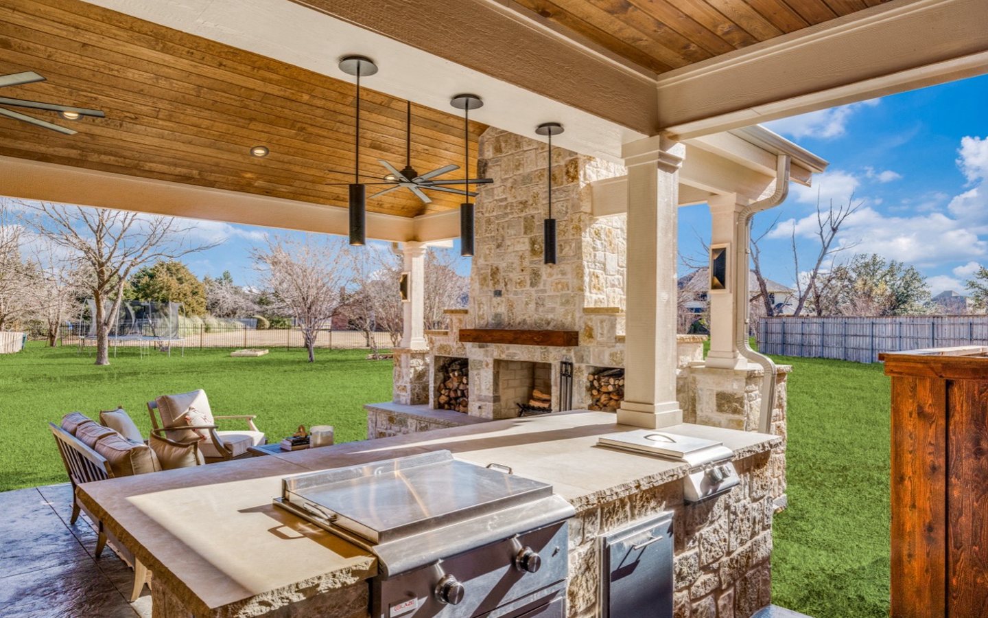 luxury outdoor kitchens