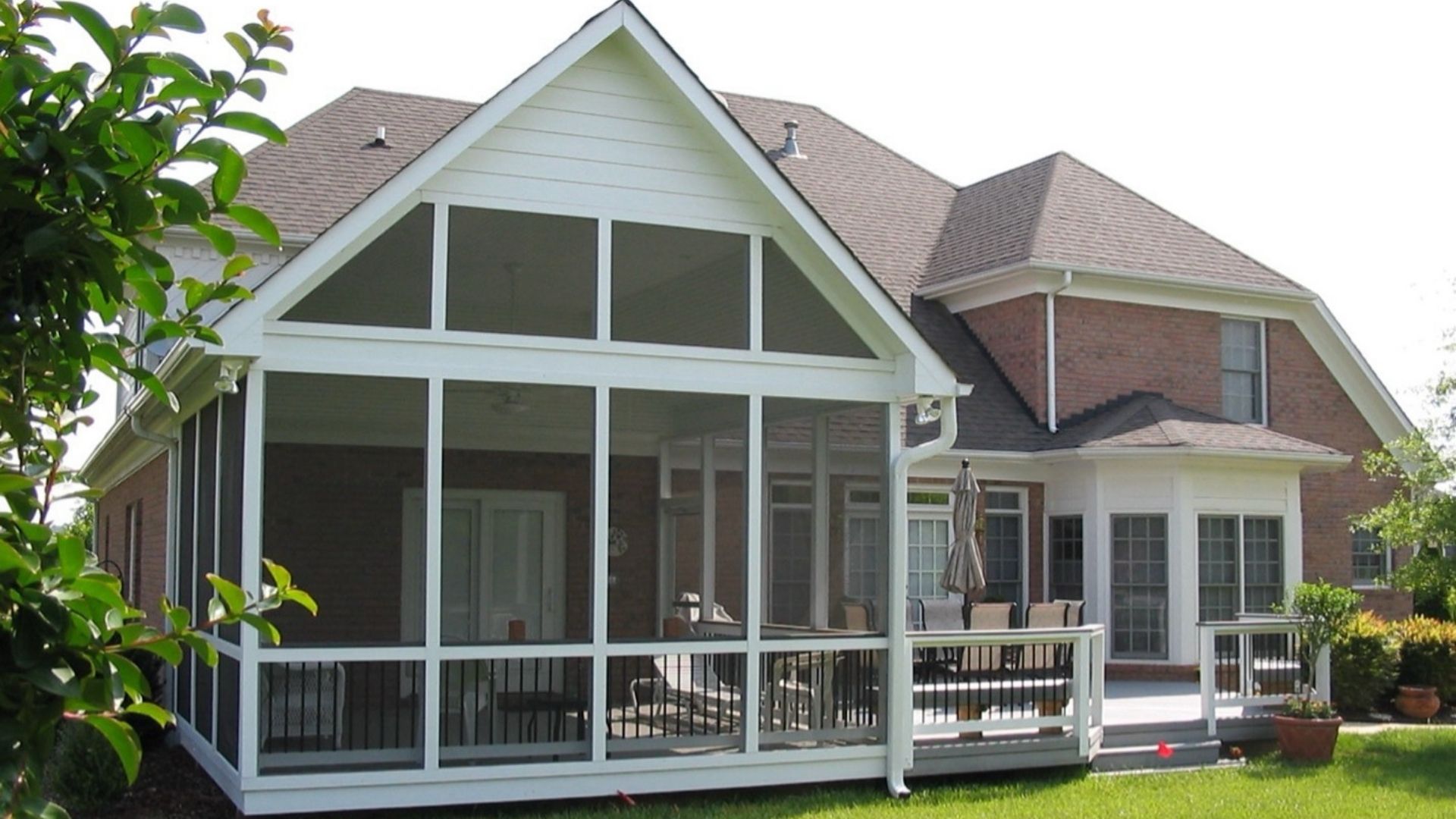 screen porch and deck combination
